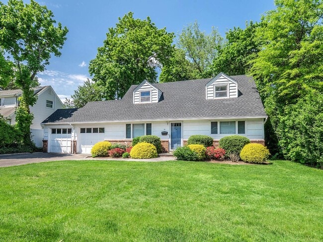 property at 51 Bella Vista Ave