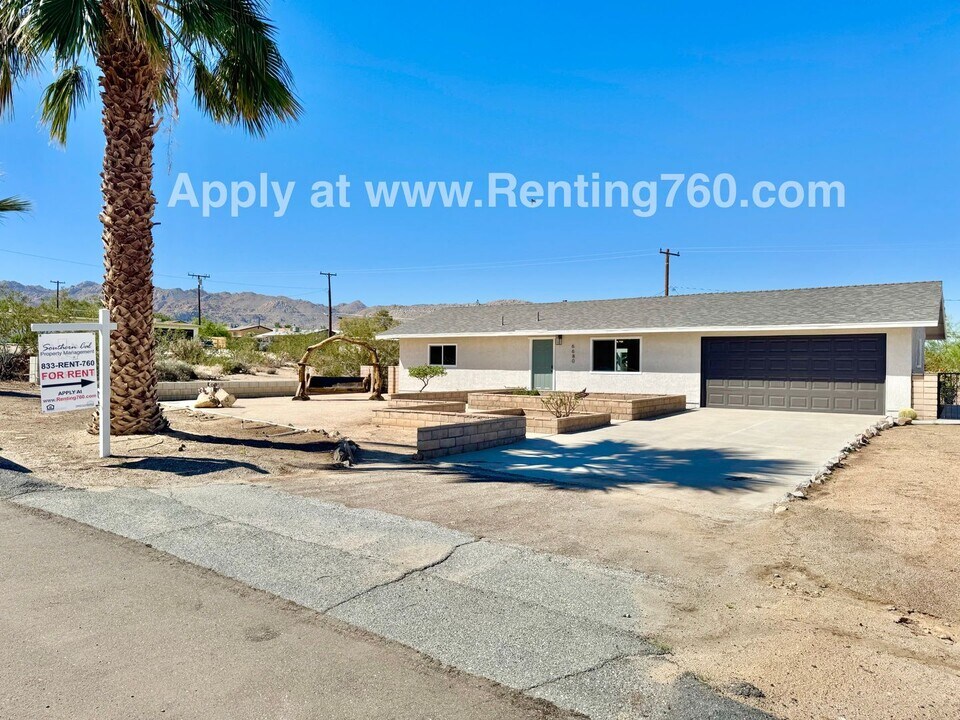 6680 Indian Cove Rd in Twentynine Palms, CA - Foto de edificio