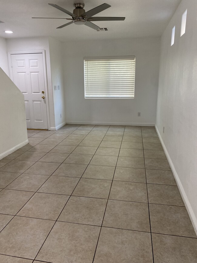 4187 Story Rock St in Las Vegas, NV - Foto de edificio - Building Photo