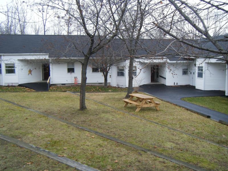 Lincoln Manor in Lincoln, ME - Building Photo