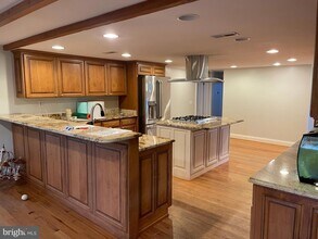 6270 Davis Rd in Woodbine, MD - Foto de edificio - Building Photo