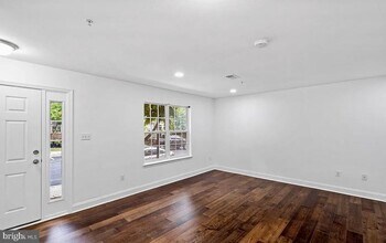 12710 Horseshoe Bend Cir in Clarksburg, MD - Building Photo - Building Photo