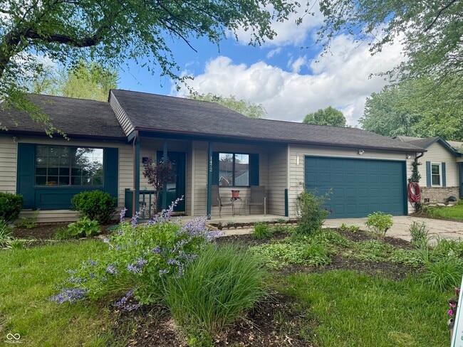 property at 1472 Maria Ave