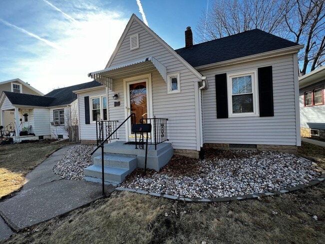 property at 2326 Scott St