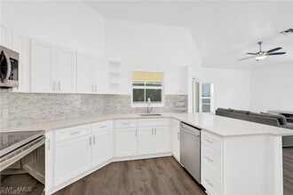 3408 Boca Ciega Dr in Naples, FL - Foto de edificio - Building Photo