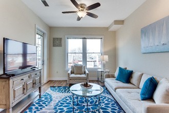 706 North in Alexandria, VA - Foto de edificio - Building Photo