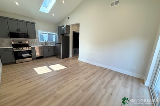112 Cuesta Dr in South San Francisco, CA - Building Photo - Building Photo
