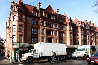 Alhambra Apartments in Brooklyn, NY - Building Photo - Building Photo