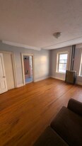 37 E Washington St, Unit Apt 2 in Hagerstown, MD - Building Photo