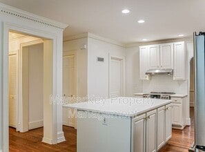 2314 Lake Dr in Raleigh, NC - Building Photo - Building Photo