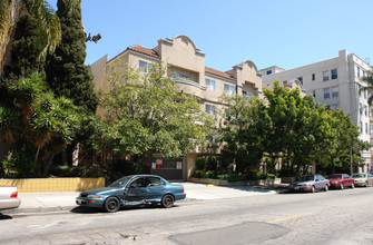 New Hampshire Villa Apartments in Los Angeles, CA - Building Photo - Building Photo