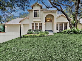 6239 Greenwich Dr in Tampa, FL - Building Photo