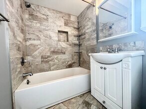 255 Newark Ave in Bloomfield, NJ - Foto de edificio - Building Photo