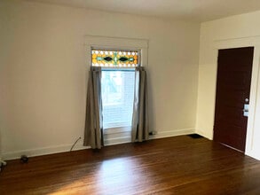 328 W 15th St in Bloomington, IN - Foto de edificio - Building Photo