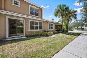 6891 Blue Skies Dr in Greenacres, FL - Building Photo - Building Photo