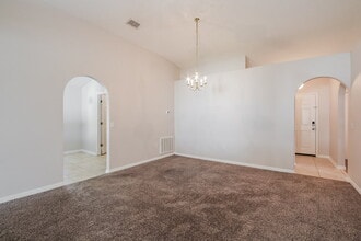 2328 Kingscrest Cir in Apopka, FL - Building Photo - Building Photo