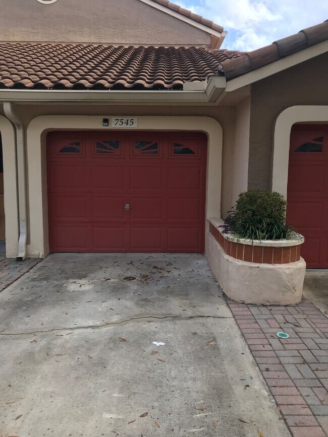 7545 Sugar Bend Dr in Orlando, FL - Building Photo - Building Photo