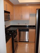 270 E Flamingo Rd in Las Vegas, NV - Foto de edificio - Building Photo