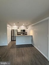 7604 Lakeside Village Dr in Falls Church, VA - Building Photo - Building Photo