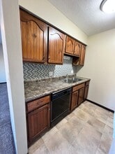 4010 Westover Rd SE in Cedar Rapids, IA - Building Photo - Building Photo