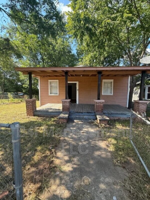 property at 125 E Tinsley St