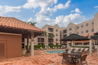Fountain House Apartments in Miami Lakes, FL - Building Photo - Building Photo