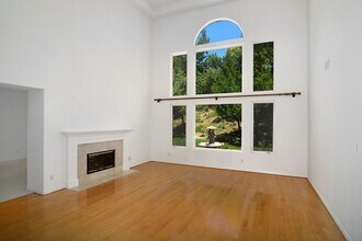 25339 Prado De Los Arboles in Calabasas, CA - Building Photo - Building Photo