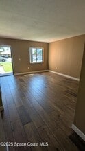 107 San Juan Cir in Melbourne, FL - Foto de edificio - Building Photo