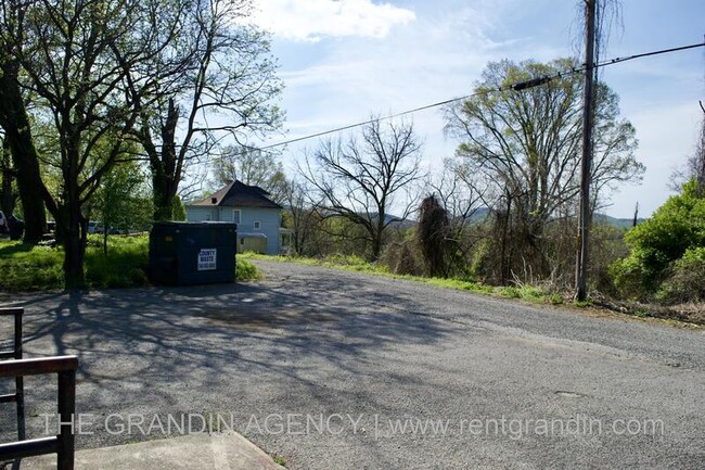 1624 Chapman Ave SW in Roanoke, VA - Building Photo - Building Photo