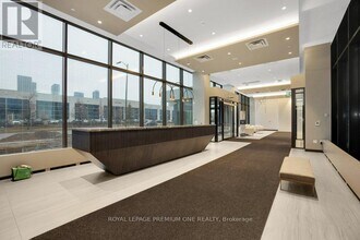 10 Honeycrisp Cres in Vaughan, ON - Building Photo - Building Photo