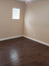 13537 Rainier Ave in Corona, CA - Foto de edificio - Building Photo