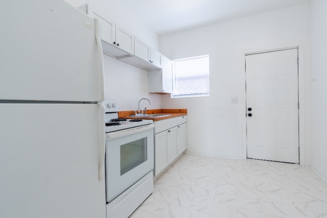 1918 W Washington St in Indianapolis, IN - Building Photo - Building Photo