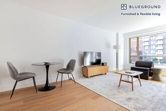 501 E 87th St in New York, NY - Foto de edificio - Building Photo