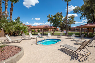 Courtyard Apartments in Casa Grande, AZ - Foto de edificio - Building Photo