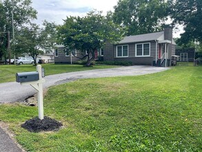 4011 Longwood Dr in Knoxville, TN - Building Photo - Building Photo