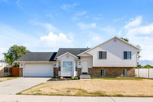 399 W 2325 N in Lehi, UT - Building Photo