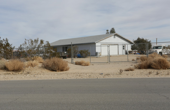 10225 Visalia Ave in Lucerne Valley, CA - Building Photo - Building Photo