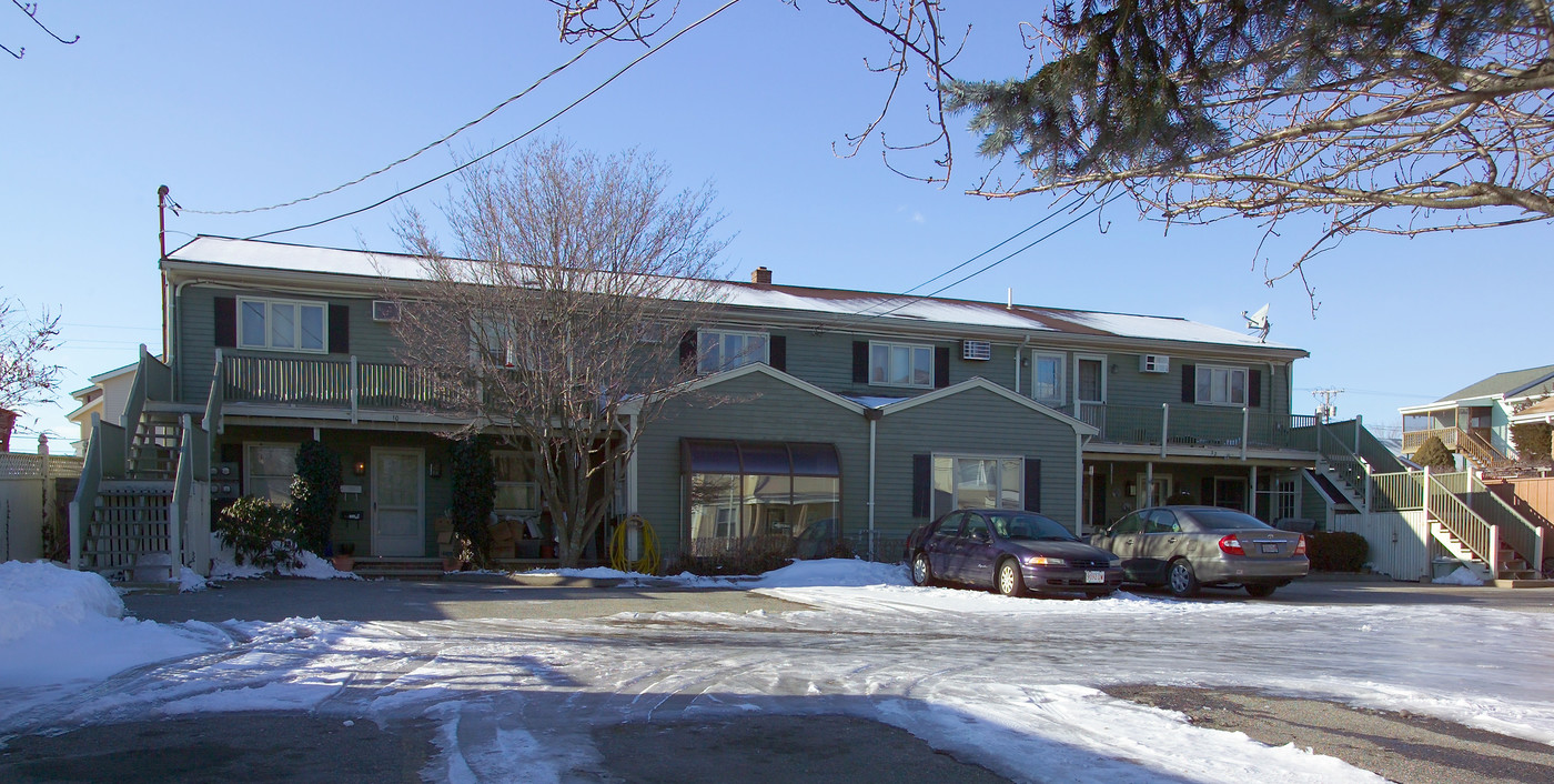 28 Tobin St in Fall River, MA - Foto de edificio