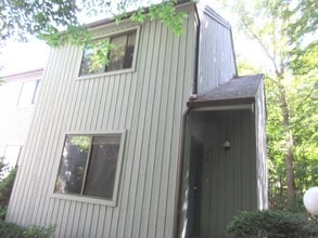 19 Somers St in Danbury, CT - Building Photo - Building Photo