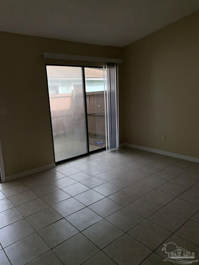 6823 Tiki Ln in Pensacola, FL - Building Photo - Building Photo