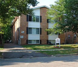 927 W. Shiawassee St. #2-12 in Lansing, MI - Building Photo - Building Photo