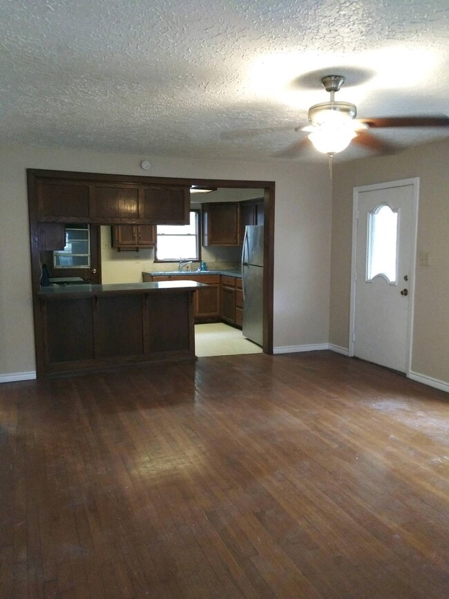 304 Linda Dr in San Marcos, TX - Building Photo - Building Photo