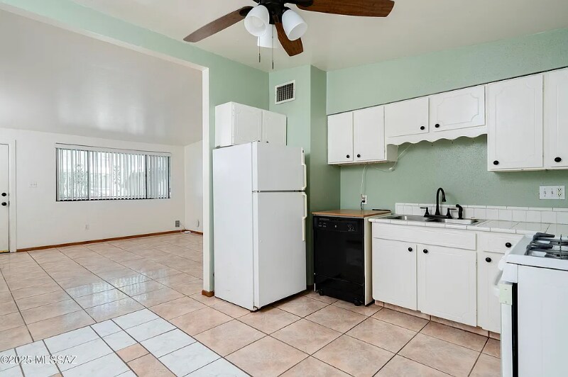 803 E Holaway Dr in Tucson, AZ - Building Photo