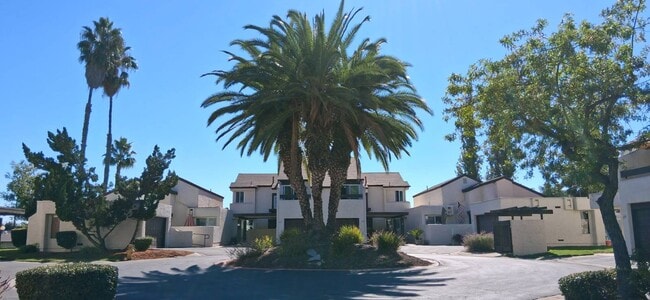 1437 Robin Ln in El Cajon, CA - Building Photo - Building Photo