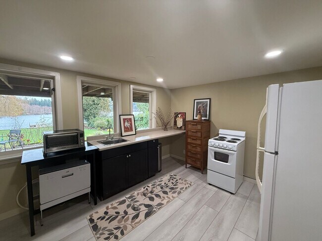 23829 74th Ave W in Edmonds, WA - Building Photo - Building Photo