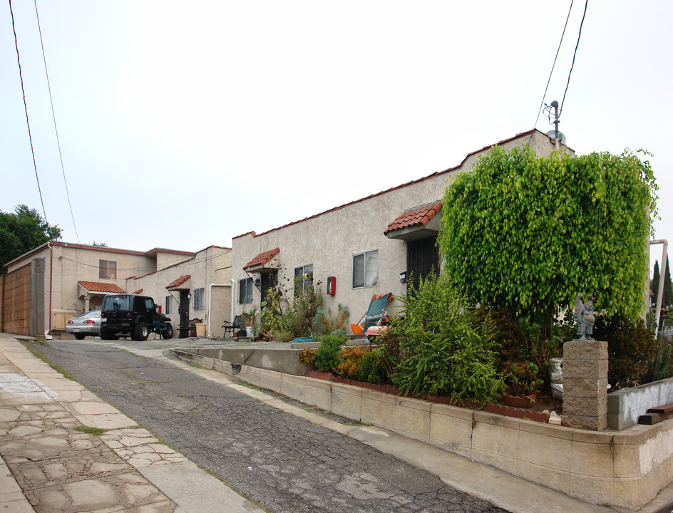 1045-1049 Waterloo St in Los Angeles, CA - Building Photo