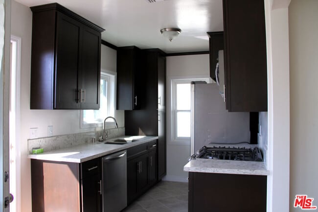 4051 Normandie Ave in Los Angeles, CA - Building Photo - Building Photo