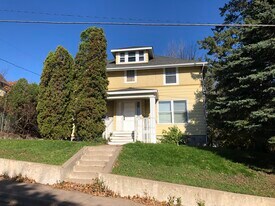 512 N 19th Ave E in Duluth, MN - Building Photo