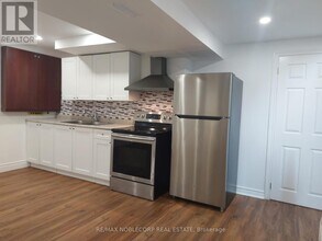 40 Gray Crescent in Richmond Hill, ON - Building Photo - Building Photo