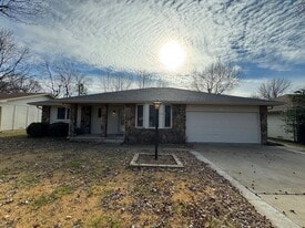 1110 E Rosebrier St in Springfield, MO - Building Photo